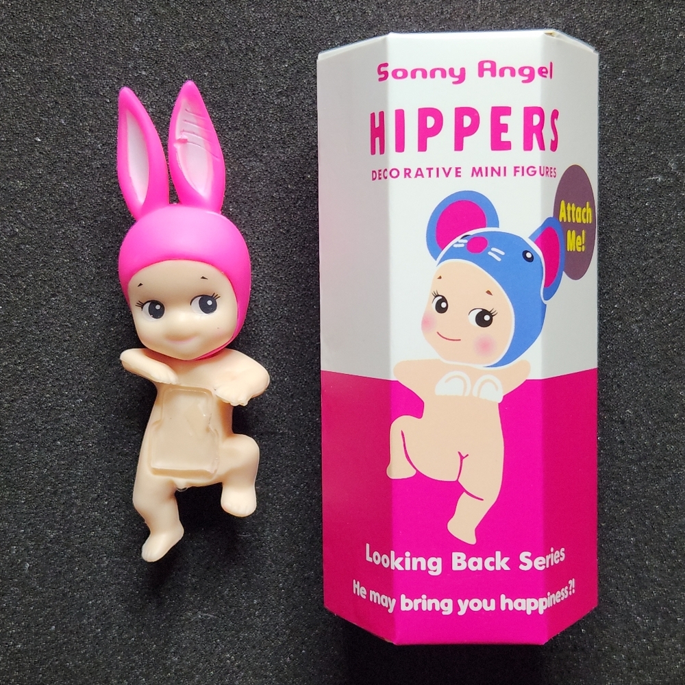 Sonny Angel Looking Back Series Single Blind Box Surprise Collectible Hipper Gif
